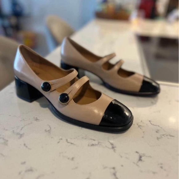 Brand new shoes - Picture 2 of 5